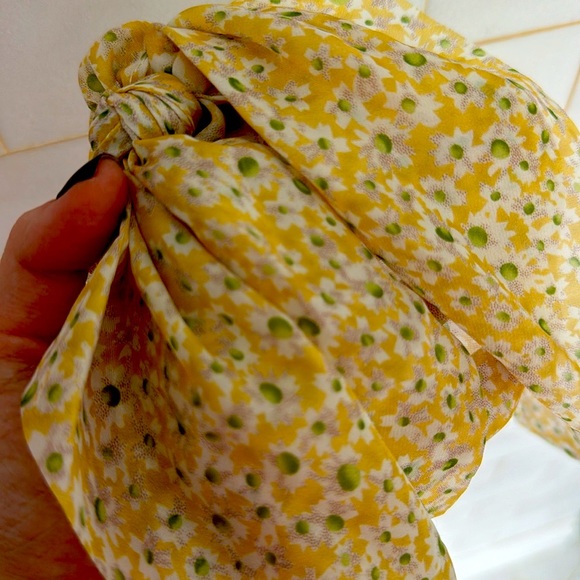 NWOT Free People scarf scrunchie - Picture 2 of 2
